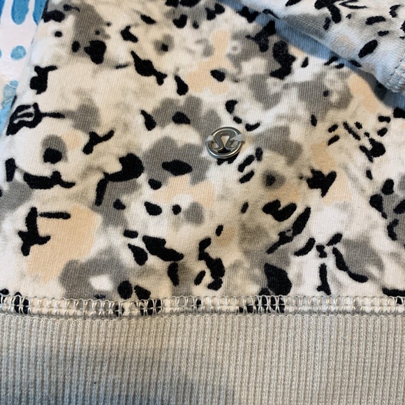 Lululemon After Asana Hoodie - Picture 6 of 8